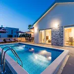 Nicolle Only 50meters From The - By Ta Leut Agency Villa Privlaka (Zadar)