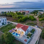 Nicolle Only 50meters From The - By Ta Leut Agency Villa *