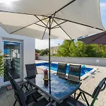 Villa Nicolle Only 50meters From The - By Ta Leut Agency Privlaka (Zadar)