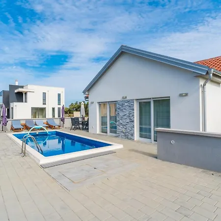 Nicolle Only 50meters From The - By Ta Leut Agency *