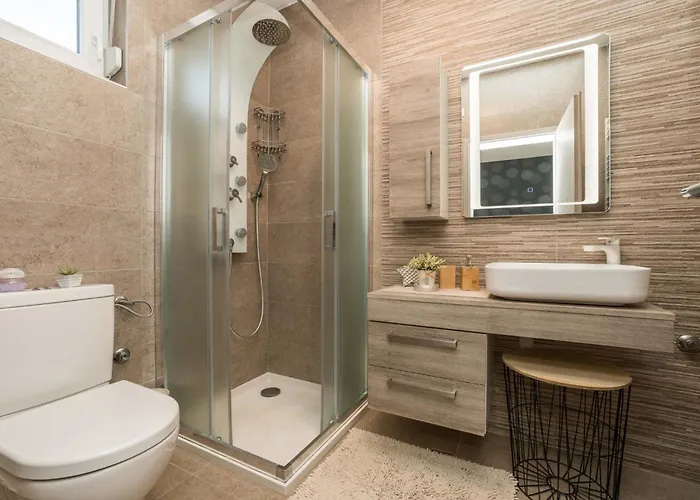 Nicolle Only 50meters From The - By Ta Leut Agency *