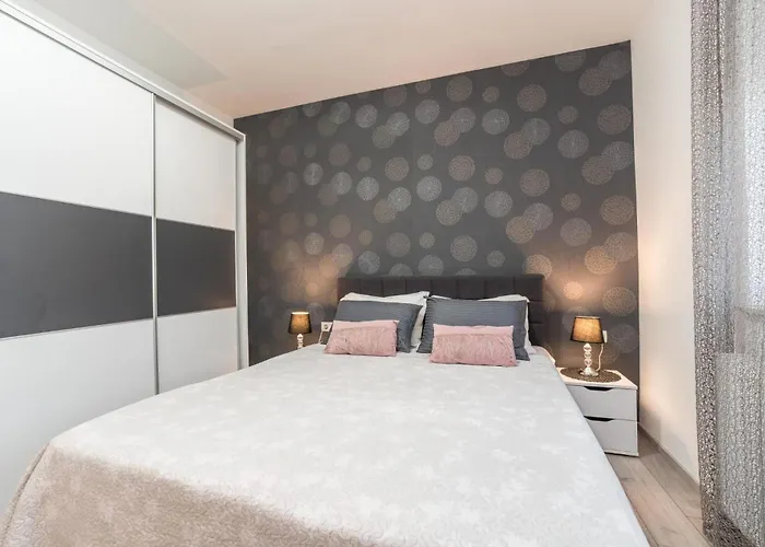 Nicolle Only 50meters From The - By Ta Leut Agency 别墅