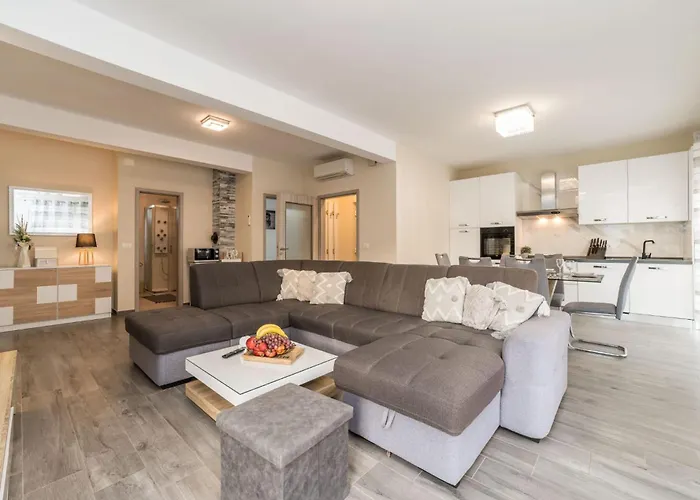 Nicolle Only 50meters From The - By Ta Leut Agency *