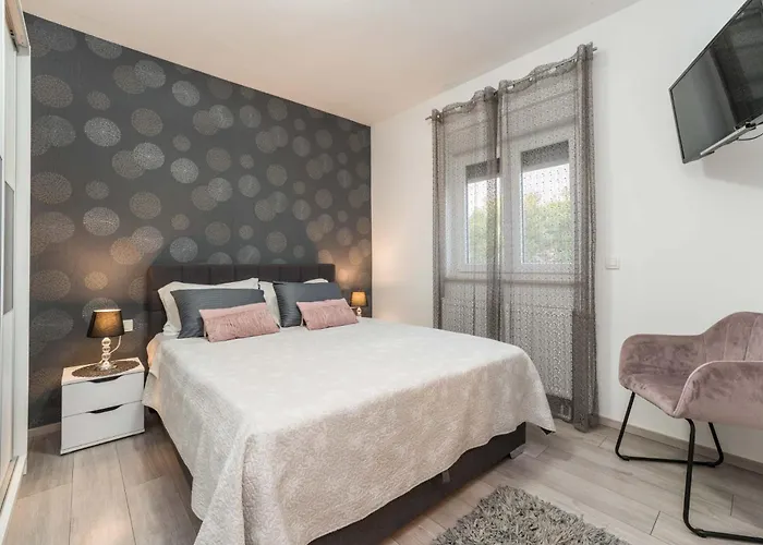 Nicolle Only 50meters From The - By Ta Leut Agency Privlaka (Zadar)