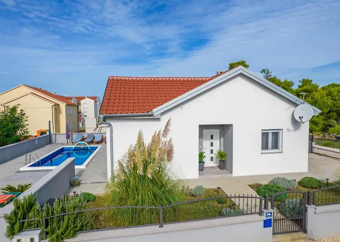 Nicolle Only 50meters From The - By Ta Leut Agency *