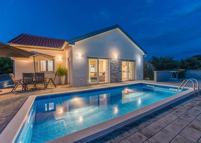 Nicolle Only 50meters From The - By Ta Leut Agency Privlaka (Zadar)