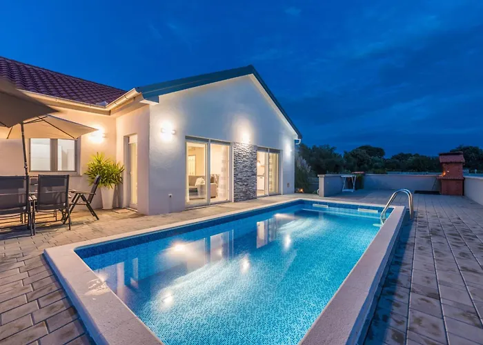 Nicolle Only 50meters From The - By Ta Leut Agency 别墅