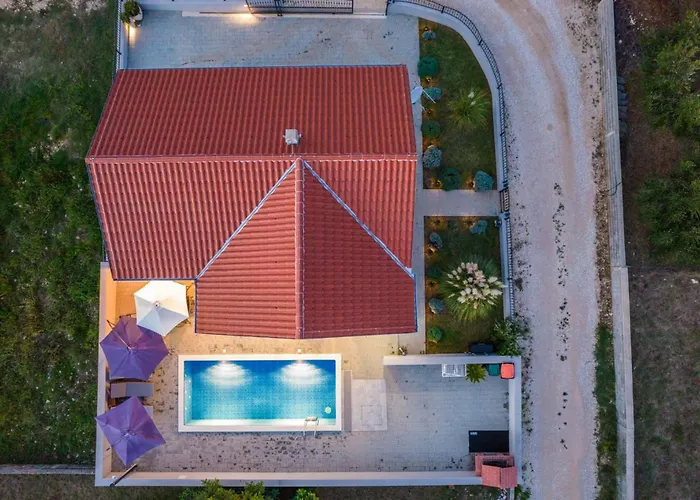 Villa Nicolle Only 50meters From The - By Ta Leut Agency *