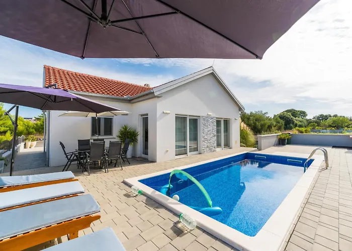 Nicolle Only 50meters From The - By Ta Leut Agency