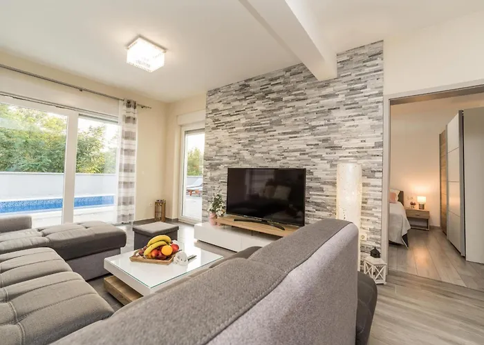 Nicolle Only 50meters From The - By Ta Leut Agency