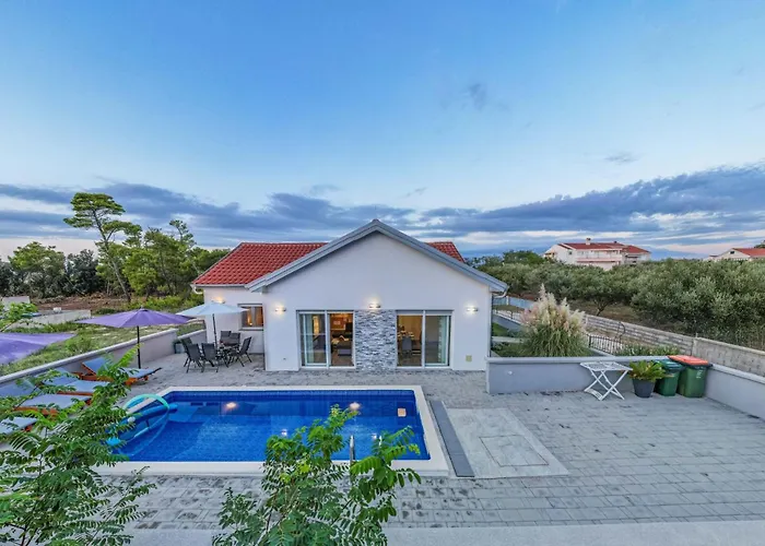 Nicolle Only 50meters From The - By Ta Leut Agency