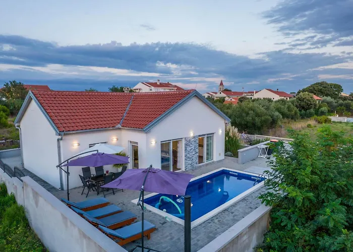 Villa Nicolle Only 50meters From The - By Ta Leut Agency *