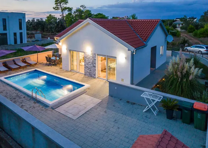 Nicolle Only 50meters From The - By Ta Leut Agency Villa