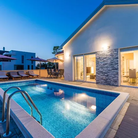 Nicolle Only 50meters From The - By Ta Leut Agency Βίλα Privlaka (Zadar)
