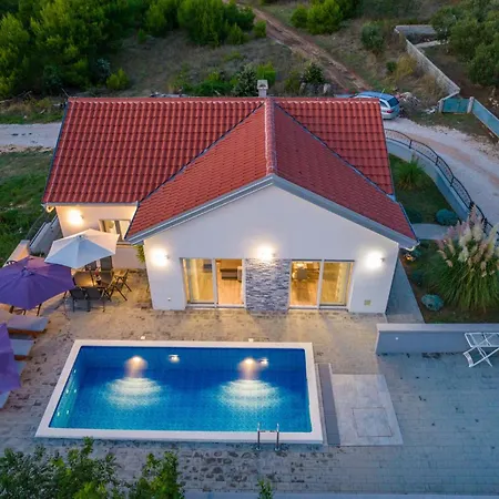 Nicolle Only 50meters From The - By Ta Leut Agency