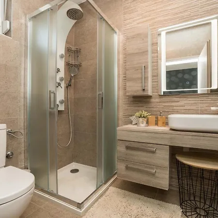 Nicolle Only 50meters From The - By Ta Leut Agency *