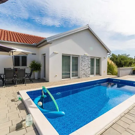Βίλα Nicolle Only 50meters From The - By Ta Leut Agency