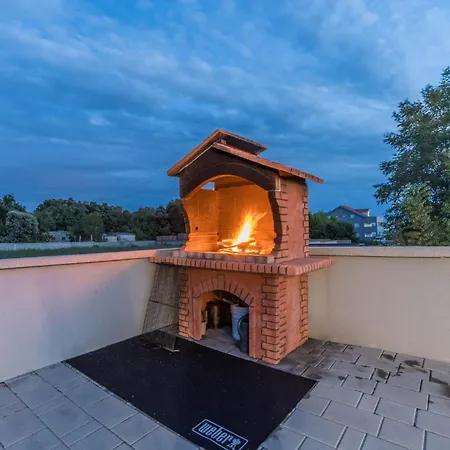 Βίλα Nicolle Only 50meters From The - By Ta Leut Agency Privlaka (Zadar)