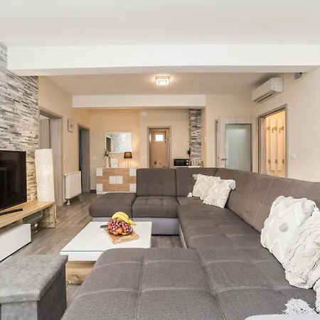 Βίλα Nicolle Only 50meters From The - By Ta Leut Agency Privlaka (Zadar)
