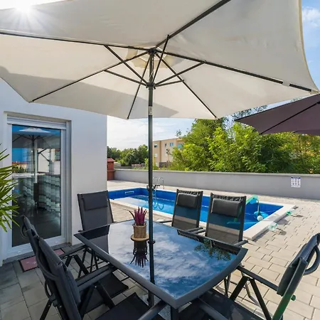 Βίλα Nicolle Only 50meters From The - By Ta Leut Agency Privlaka (Zadar)