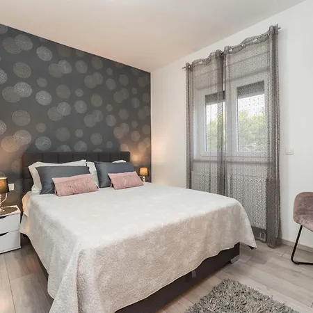 Nicolle Only 50meters From The - By Ta Leut Agency Privlaka (Zadar)