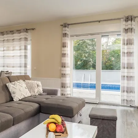 Βίλα Nicolle Only 50meters From The - By Ta Leut Agency