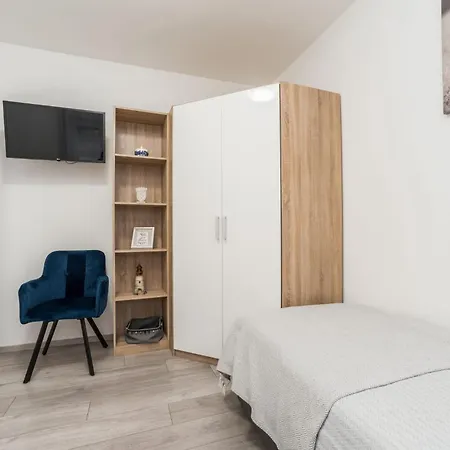 Βίλα Nicolle Only 50meters From The - By Ta Leut Agency Privlaka (Zadar)