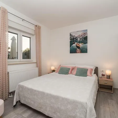 Βίλα Nicolle Only 50meters From The - By Ta Leut Agency