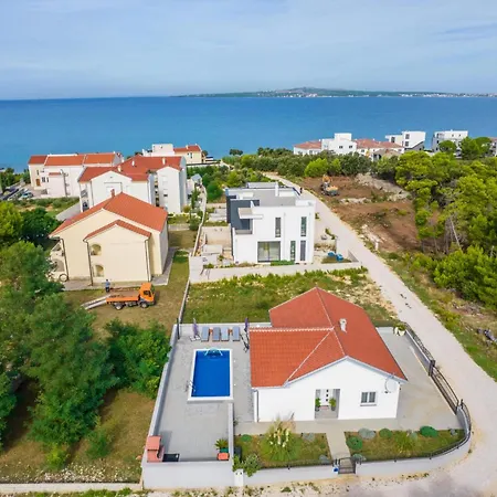 Βίλα Nicolle Only 50meters From The - By Ta Leut Agency *
