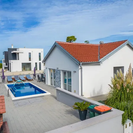 Nicolle Only 50meters From The - By Ta Leut Agency Βίλα
