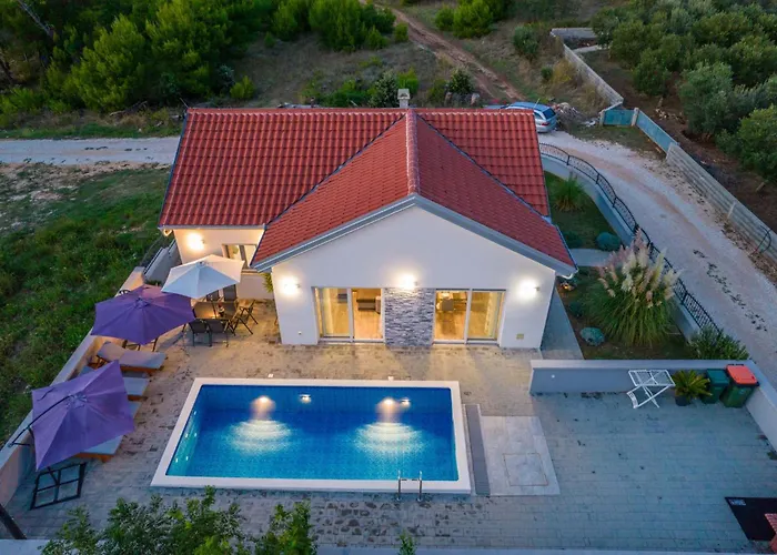 Nicolle Only 50meters From The - By Ta Leut Agency
